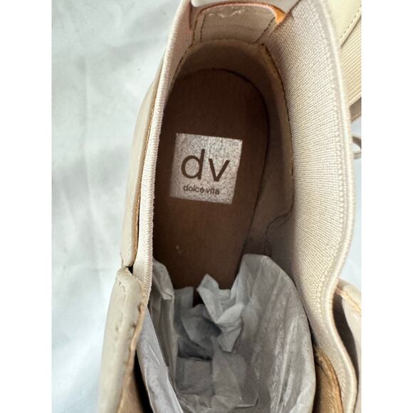 DV by Dolce Vita Women's Gerdy Wedge Bootie Beige Size 9 NEW - Picture 6 of 8